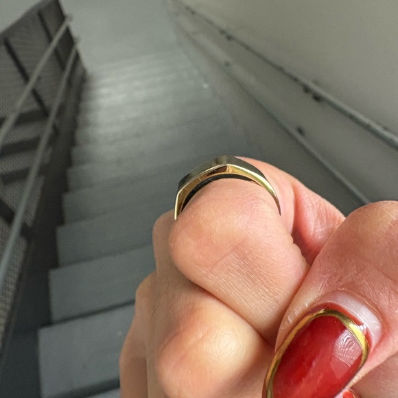 Gold Smart Ring - Picture 4 of 7